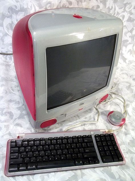 Sold Apple iMac G3 PowerPC 333 Mhz Strawberry Red w Mac OS 8.6 in working condition #Apple 2000s Apple Computer, Xmas Moodboard, 2000s Technology, Imac G3, Office Admin, Apple Desktop, Apple Pro, Apple Macintosh, Party Like Its 1999