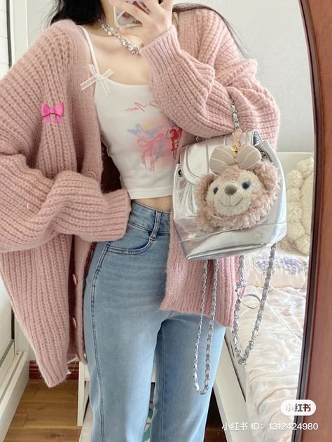 Kawaii Outfit Ideas Casual, Kawaii Rainy Day Outfit, Kawaii Date Outfit, Simple Pastel Outfit, Soft Korean Outfits, Tumblr Girly Aesthetic 2013 Grunge, Softie Aesthetic Outfits, Pastel Pink Aesthetic Outfits, Outfits No Jeans