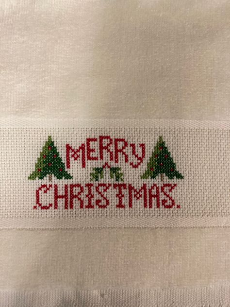 Merry Christmas Cross Stitch Pattern, Cross Stitch Merry Christmas, Merry Christmas Cross Stitch, Stitch Stuff, Xmas Cross Stitch, Winter Cross Stitch, Cross Stitch Christmas Ornaments, Diy Cross, Christmas Kitchen Towels