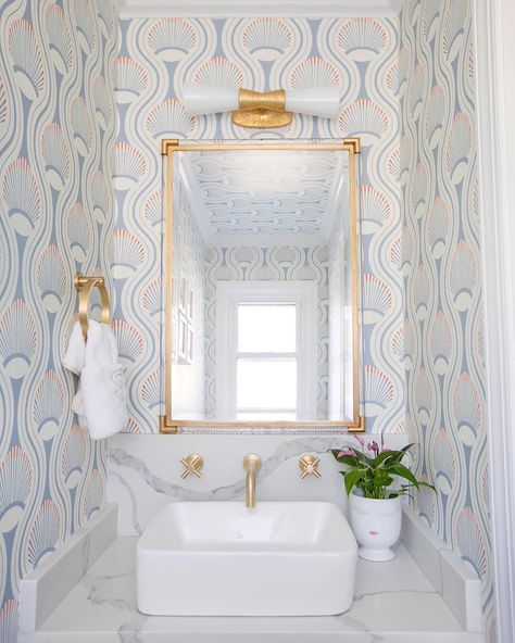 Circa Lighting on Instagram: “Small spaces are the perfect place to make a splash! @charlestonshopcurator chose the Utopia Small Double Bath Sconce by Kelly Wearstler to…” Powder Room Makeover, Double Bath, Powder Room Design, Plywood Furniture, Dream Bathrooms, Bathroom Wallpaper, Dream Bathroom, Design Living Room, Sims 4 Cc