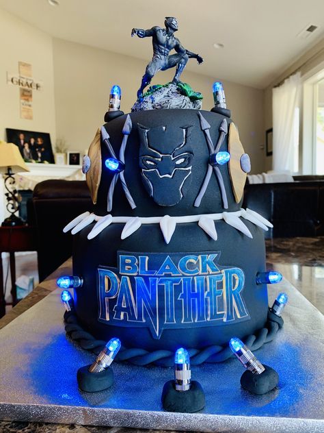 Black Panther Avenger birthday cake Black Panther Cake Ideas, Wakanda Cake, Black Panther Birthday Party Ideas, Black Panther Birthday Cake, Black Panther Birthday Party, Black Panther Cake, Marvel Birthday Cake, Black Panther Birthday, Panthers Cake