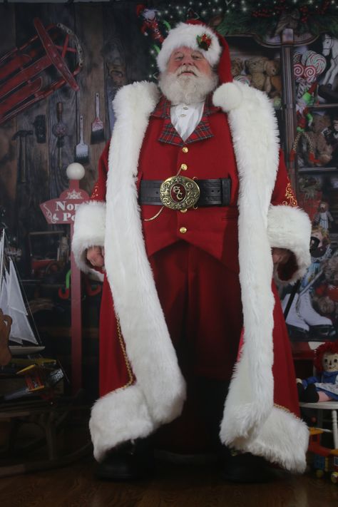 santa suites Santa Suit Ideas, Santa Claus Pictures, Santa Claus Suit, Santa Claus Outfit, Victorian Santa, Santa Claus Costume, Santa Suit, Santa Costume, Santa Pictures