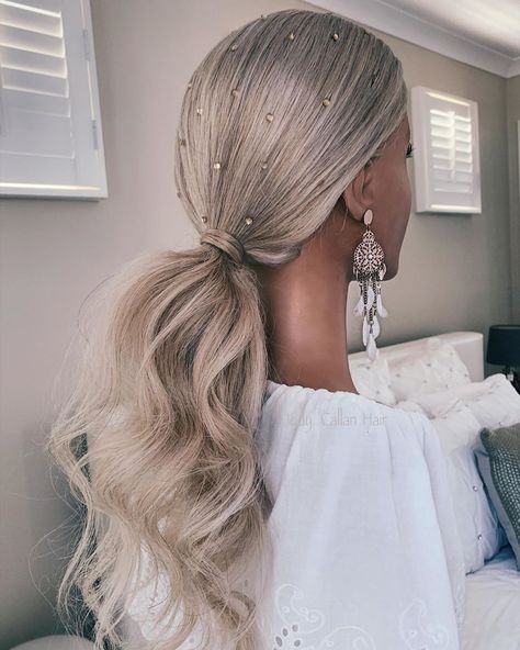 Ponytail With Jewels, Ponytail With Gems, Ponytail Hairstyles For Wedding, Low Pony Hairstyles, Wedding Ponytail Hairstyles, Hair Down Styles, Wedding Ponytail, Slick Ponytail, Slicked Back Ponytail