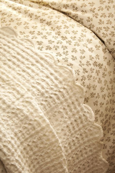 CHILDREN'S COTTON BEDSPREAD WITH A SCALLOPED EDGE - Cream | ZARA United States Whimsical Cozy Bedroom, Vintage Kids Room Bedding, Maileg Inspired Bedroom, Stripped Bedding Styled, Blue Stripe Bedroom, Bedding Ideas Vintage, Vintage Bedding Set French Country, Brambly Hedge Nursery, Over Dresser Nursery Decor