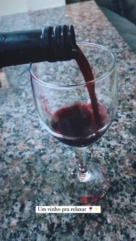 Pin de Aline Silva em Meus Pins em 2022 | Taças de vinho, Vinhos bons e baratos, Copo de vinho Photo To Video, Story Instagram, Instagram Story Ideas, Boyfriend Pictures, Red Wine, Instagram Story, Alcoholic Drinks, Manicure, Wine