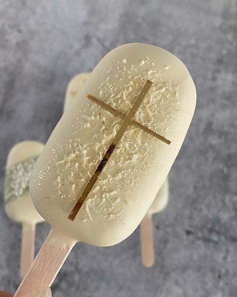 Elegant cakesicles for a Baptism. I’ll reveal the matching cake tomorrow! 😍 Acrylic gold toppers by the lovely @the_atomicturtle. Elegant Cakesicles, Baptism Cake Pops, Baptism Cake, Cake Pops, Cake, Gold, Quick Saves, Instagram