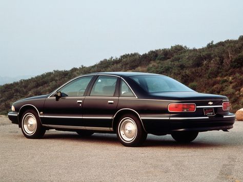 1993–96 Chevrolet Caprice Classic Chevy Caprice Classic, Chevy Caprice, Chevrolet Cars, Caprice Classic, Hummer Cars, Flashy Cars, Dodge Vehicles, Best Muscle Cars, Car Chevrolet