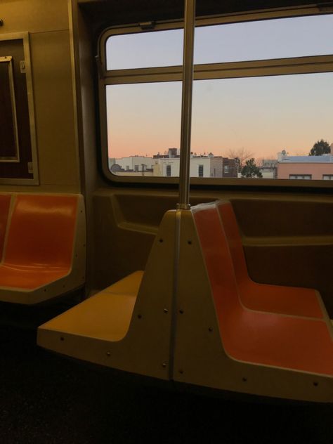 Mta Subway Aesthetic, Mtv Downtown, Sunset Nyc, Nyc Girl Aesthetic, Bay Area Rapid Transit, Mta Subway, Train Aesthetic, Ap Studio Art, Rapid Transit