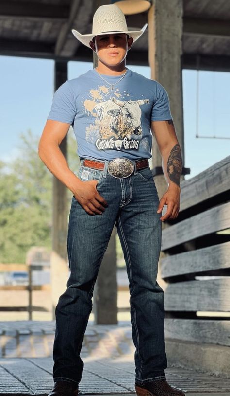 Luvcowboyass Country Guy Outfits, Future Cowboy, Cowboy Pics, Muscular Men Fashion, Cowboy Outfit, Cowboy Aesthetic, Texas Photo, Looking For Friends, Cowboys Men