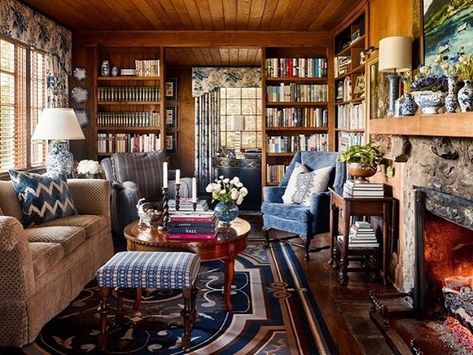 I found a picture of the full room that I posted a vignette from earlier today. I love the curtains! The whole room is fabulous! What a… Victoria Magazine, Ideas Hogar, Cottage Interiors, Home Libraries, Cottage Living, Home Library, Interior Design Firms, Cheap Home Decor, Home Fashion