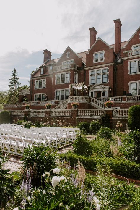 LOCATION: Glensheen Mansion Duluth, MN- PHOTO BY: Ellen Gustafsen Photography- CATERING: Blackwoods- FLORALS: Superior Blooms PLANNER: Northland Special Events- RENTALS- The Vault ---------------------------------- #Glensheen #glensheenmansion #stayandwander #destinationduluth #duluth #duluthminnesota #minnesotavenue #Minnesotaweddingvenue #onlyinmn #capturemn #mn #weddingphotography #wedding #mnbride #weddinglove #Visitduluth #destinationwedding #weddingvenue Duluth Wedding Venues, Glensheen Mansion Wedding, Wedding Venues Minnesota, Duluth Wedding, Estate Grounds, Vintage Romance Wedding, Glensheen Mansion, Summer Ceremony, Mn Wedding Venues