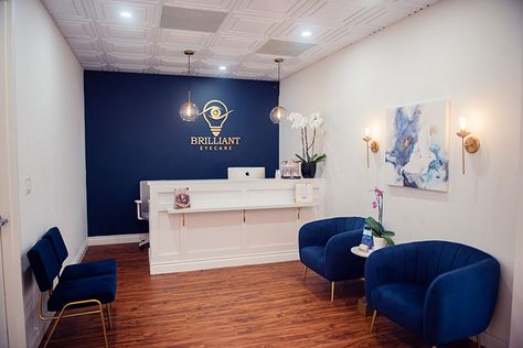 Blue Office Design Modern, Business Office Interior Design Reception Areas, Receptionist Office Decor, Small Medical Office Design, Blue Salon Decor, Office Interior Design Blue, Reception Office Ideas, Small Waiting Room Design, Medical Waiting Room