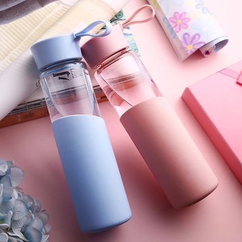 Trendy Water Bottles, Drinking Water Bottle, Creative Christmas Gifts, Cool School Supplies, Cute Water Bottles, Cute School Supplies, Glass Water Bottle, Botol Air