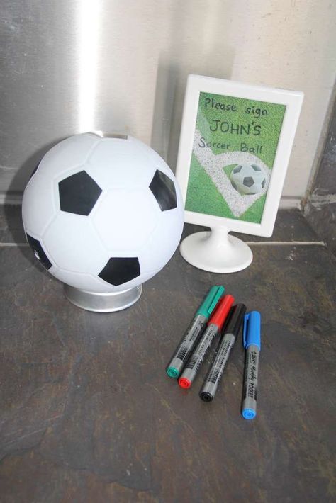 Boys Soccer Party, Messi Birthday, Soccer Party Decorations, Soccer Party Favors, Soccer Theme Parties, Soccer Birthday Parties, Sports Theme Birthday, Sports Birthday Party, Soccer Theme