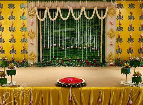 Vibrant stage decor in green and yellow hues with traditional vibes... Decor @fablecreativestudio Follow www.decorsutrablog.com for Ideas about Indian Wedding Decor Email your original pictures to @decorsutrablog@gmail.com to get featured. #wedmegood #weddingsutra #shaadisaga #shaadimagic #weddingz #WeddingInspiration #decoration #weddinginspo #instawedding #weddingflowers #haldiceremony #weddingreception #traditionalwedding #engagementdecor #weddingdetails #indianweddings #shaadi #dreamwedd Banana Leaf Decor, Indian Baby Shower Decorations, Leaf Decor Wedding, Indian Wedding Stage, Small Wedding Decor, Engagement Stage Decoration, Indian Baby Showers, Simple Stage Decorations, Indian Wedding Decor