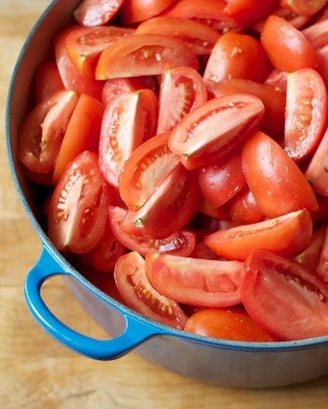 How I Turn Bland, Out-of-Season Tomatoes into Something Worth Eating — Tips from The (Impatient) Kitchn Tomatoes For Canning, Homemade Tomato Paste, Preserving Tomatoes, Tomato Farming, Heirloom Tomato, Canning Tomatoes, Cooking Lessons, Meals In A Jar, Heirloom Tomatoes