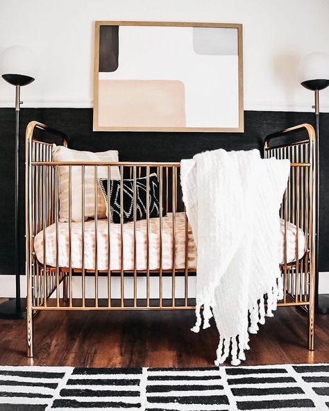 😮 how gorgeous is this black and gold combo?? we are obsessed 🖤 • #babyletto Jubilee crib • ��� Pretty Nursery, Metal Crib, Baby Nursery Diy, Modern Crib, Fun Nursery, Hygge Decor, Baby Room Design, Nursery Inspo, Nursery Baby Room