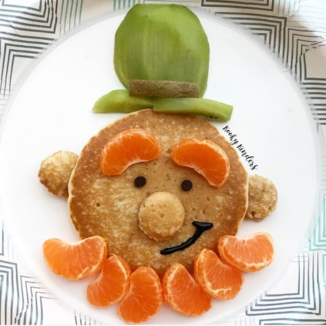 St Patricks Day Breakfast Food, Leprechaun Pancakes, Leprechaun Breakfast, St Patrick’s Day Breakfast, St Pattys Recipes, Snack Crafts, Patty Food, St Patricks Food, Toddler Menu