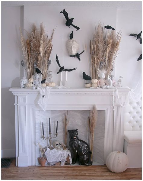 Stylish Halloween Decor, Halloween Mantel Decor, Chic Halloween Decor, Lady Decluttered, Halloween Mantle Decor, Halloween Fireplace, Spooky Chic, Ber Months, Halloween Decor Ideas