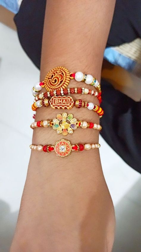 Rakhi In Hand Snap, Rakhi Snapchat, Raksha Bandhan Snap, Rakhi Snap, Raksha Bandhan Aesthetic, Raksha Bandhan Photography, Display Pictures For Whatsapp, Raksha Bandhan Images, Saraswati Photo