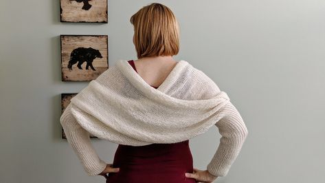 Sweater Scarf Wrap, Scarf With Sleeves, Knit Scarfs, Easy Sweater Knitting Patterns, Knitting Short Rows, Big Sweaters, Diy Scarf, Sweater Scarf, Cozy Scarf