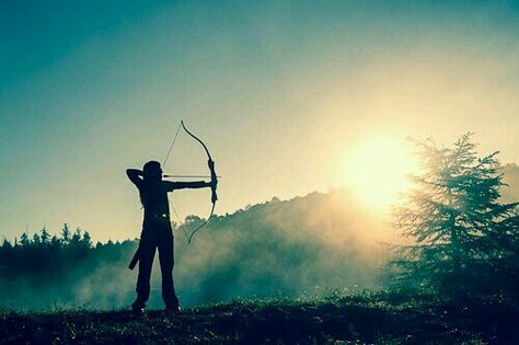 ARCHERY Archery Aesthetic, Arrow Archery, Cabin 7, Night Anime, Longbow, Bow Arrow, Bow Arrows, Katniss Everdeen, Bow And Arrow