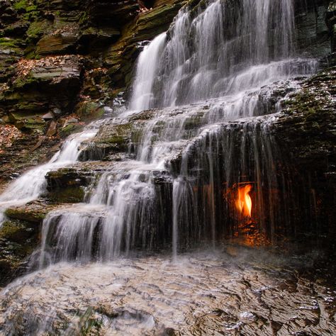 Eternal Flame Falls in Shale Creek Preserve of Chestnut Ridge Park, New York Waterfall Lights, Lake George Village, Bawah Air, Eternal Flame, Autumn In New York, Small Waterfall, Lake George, Natural Phenomena, Hiking Trip