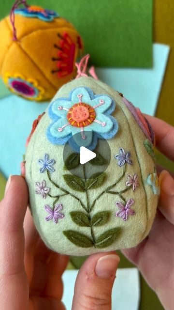 13K views · 1.9K likes | Brianna on Instagram: "3D felt floral Easter eggs in 2 color-ways! 😍 Patterns and physical ornaments will be available in my update on Saturday. And for all the new Easter egg patterns, I’ll be offering small felt packs that include all the colors you’ll need! 🙌🏻 

(The shape of these eggs allows for them to stand on their own if you don’t want a hanger!)

.
.
.
#modernembroidery #fiberart #embroideryart #handstitched #stitchersofinstagram #dmcembroidery #michiganartist #bordados #embroiderypattern #feltart #eastereggs #easter #floral" Easter Egg Patterns, Felt Easter Eggs, Easter Egg Pattern, Vinyl Art Toys, Easter Floral, Felt Embroidery, Color Ways, Embroidery Stitches Tutorial, Easter Egg Decorating