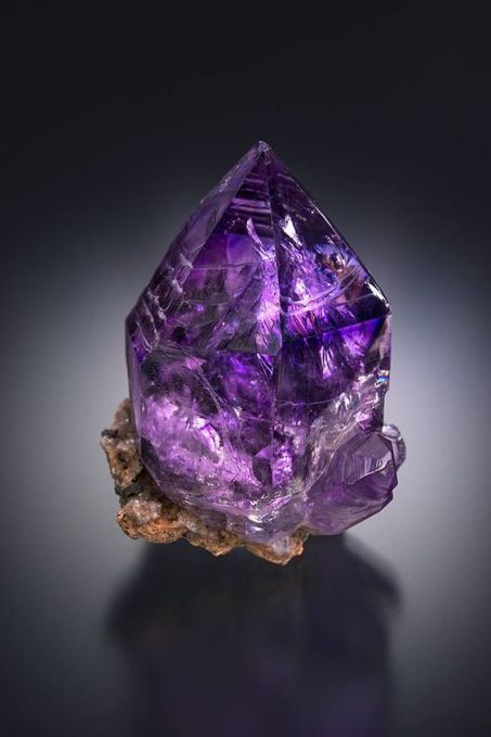 Amethyst represents strength, peace, balance and wonder. Enriched in deep purple, amethyst has always been about calm and restoration, which is why you have always been connected with the untouched places of the world. You need adventure and love to learn about new things, whilst keeping everything that life has to offer in a positive perspective. Pretty Rocks, Beautiful Rocks, Mineral Stone, Rocks And Gems, Minerals And Gemstones, Gems And Minerals, Stone Rocks, A Rock, Crystal Gems