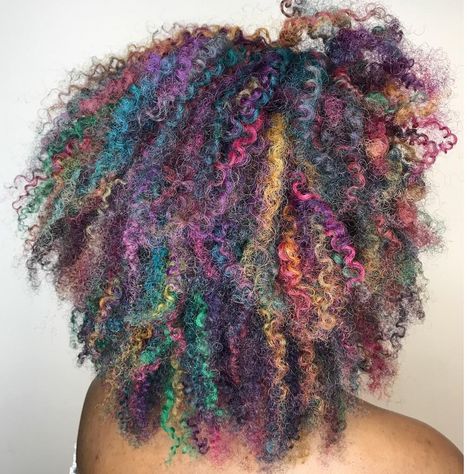 u/dani-snailss on reddit Queens Hairstyles, Dyed Afro, Curl Inspiration, Dream Hairstyles, Colorful Hairstyles, Curly Color, Dolls Hair, Pastel Makeup, Bold Hair Color