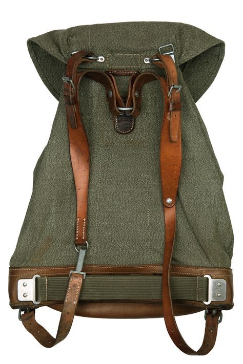 Swiss Army Backpack, Vintage Atelier, Army Backpack, Expedition Gear, Retro Backpack, Military Bag, Vintage Backpacks, Rucksack Backpack, Leather Projects