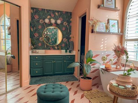 Colourful & Maximalist Home Decor Inspo | Thank you so much for all the love on my last post | Facebook Maximalist Bathroom Decor, Maximalist Room Decor, Maximalist Bathroom, Maximalist Home Decor, 70s House, Maximalist Home, Bathroom Transformation, Bathroom Aesthetic, Pinterest Home