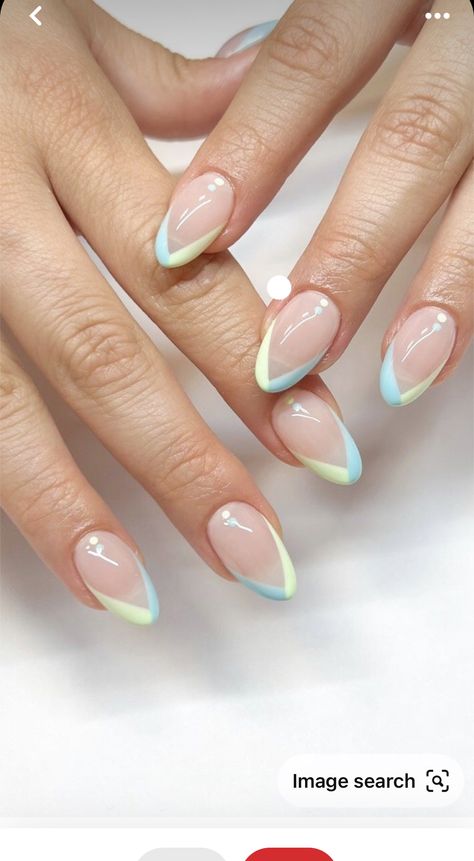 Short Round Nail Art Designs, Rounded Summer Nails, Shorties Nails Round, Round Tip Nails Acrylic, Short Circle Nails, Short Round Nails French Tip, Spring Round Nails, Nails Acrylic Round, Short Round Nail Designs