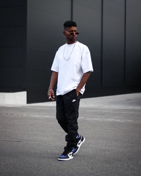 Suit With Jordans, Jordan 1 Outfit Men Streetwear, Jordan 1 Outfit Men, Nike Cargo Pants, Man Street Style, Jogger Pants Outfit, Jordan 1 Outfit, Pants Outfit Men, Cute Nike Outfits