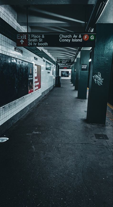 Nyc Subway Aesthetic, Urban Fantasy Inspiration, Train Nyc, Subway Aesthetic, Dark Royalty Aesthetic, Dark Royalty, Graffiti Books, Writing Reference, Royalty Aesthetic