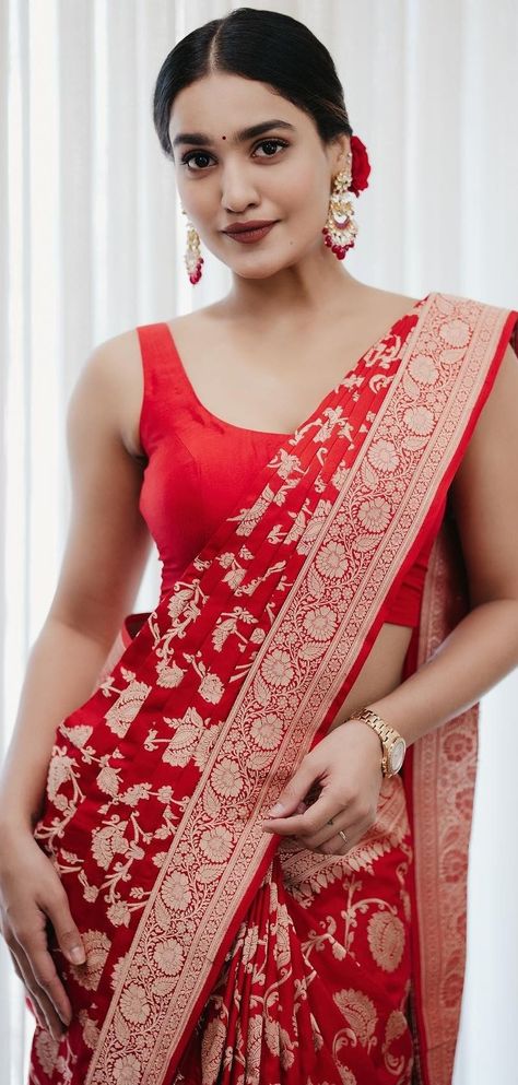 Sania Iyappan, Saniya Iyyapan, Saniya Iyappan, Red Sari, Closeup Photo, Neha Sharma, Red Saree, Saree Look, Fashion Heels