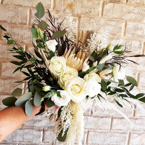 Greenery And Dried Flowers Bouquet, Mix Dry And Fresh Flowers, Dry And Fresh Flower Bouquet, Mixed Dried And Fresh Flowers Wedding, Dry And Fresh Flower Arrangements, Fresh And Dried Flower Bouquet, Dried And Fresh Flower Bouquet, Dried And Fresh Flowers Wedding, Natural Bridal Bouquet