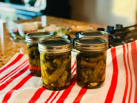 Pickled Pepperoncini, Canning Instructions, Dried Red Chili Peppers, Canning Process, Canning Fruit, Pepperoncini Peppers, Red Chili Peppers, Italian Salad, Better Homes And Garden