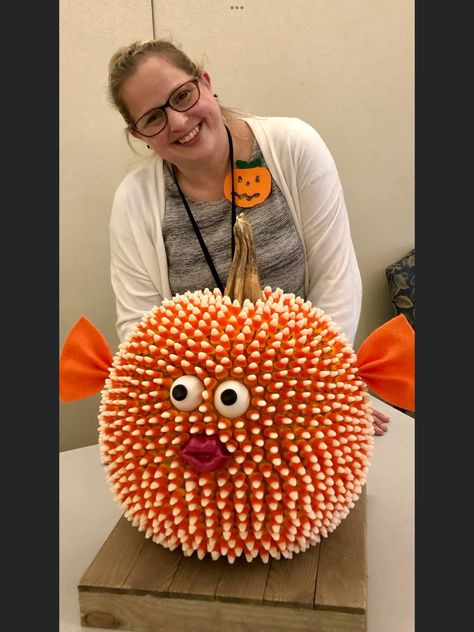 Pumpkin Contest Winners First Place, Funny Pumpkin Painting Ideas, Pumpkin Contest Ideas, Pumpkin Fish, Halloween Pumpkins Carvings Designs, Pumpkin Decorating Diy, Halloween Pumpkin Crafts, Creative Pumpkin Painting, Creative Pumpkin Decorating