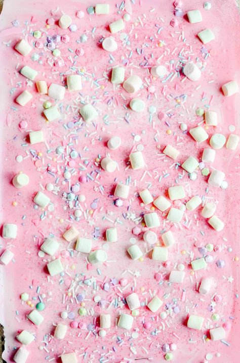 Unicorn Bark Recipe - Something Swanky Unicorn Bark Recipe, Candy Bark Recipes, Unicorn Bark, Mlp Party, Cake Batter Recipes, Bark Recipes, Candy Wafers, Unicorn Treats, Valentines Baking