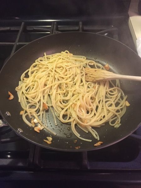 Linguini aglio e olio – Hunt's Homemade Aglio E Olio, Good Eats, Garlic, Spaghetti, Pasta, I Love, Italy, Ethnic Recipes