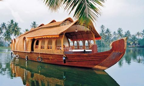 House Boat Kerala, Luxury Houseboats, Where Is Bora Bora, Best Island Vacation, Kerala Backwaters, Honeymoon Places, Kerala Tourism, Western Ghats, Best Honeymoon