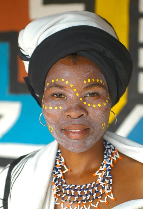 Afr Xhosa Face Painting, Traditional Face Painting, African Face Paint, Xhosa Culture, South African Women, African Aesthetic, Xhosa Attire, Zulu Warrior, African Traditional Wedding Dress