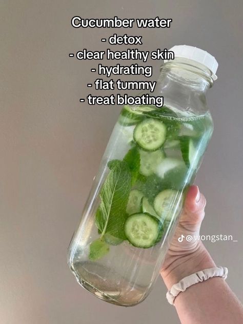 Healthy Water Recipes, Lean Workout, How To Get Slim, Clear Healthy Skin, Oil For Dry Skin, Smoothie Drink Recipes, Quick Workout Routine, Healthy Water, Healthy Food Motivation