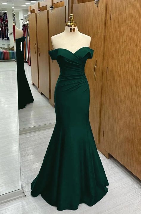 Dark Green Prom Dress, Green Prom Dress Long, Navy Prom Dress, Dark Green Prom Dresses, Celebrity Brides, Prom Dress Mermaid, Navy Prom Dresses, Prom Dress Inspo, Ball Ideas