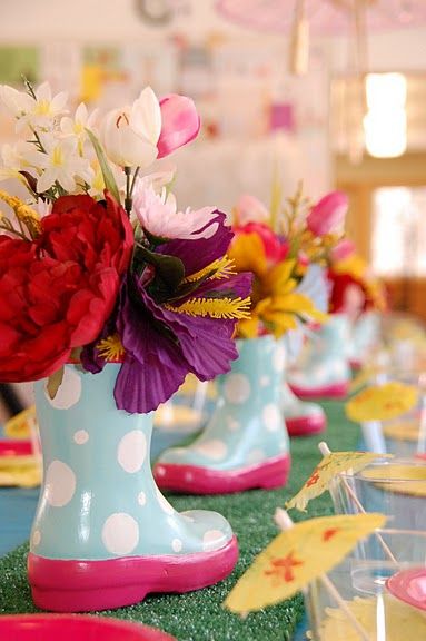 April Baby Shower, Spring Vases, Peppa Pig Birthday Party, Peppa Pig Party, Party Deco, Spring Baby Shower, Spring Fun, Pig Party, Peppa Pig Birthday