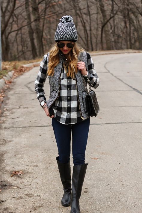 Herringbone Vest | Cella Jane Herringbone Vest Outfit, Plaid Shirt Outfits, Herringbone Vest, Flannel Outfits, Winter Stil, Black And White Plaid, Vest Outfits, Hiking Outfit, Western Outfits