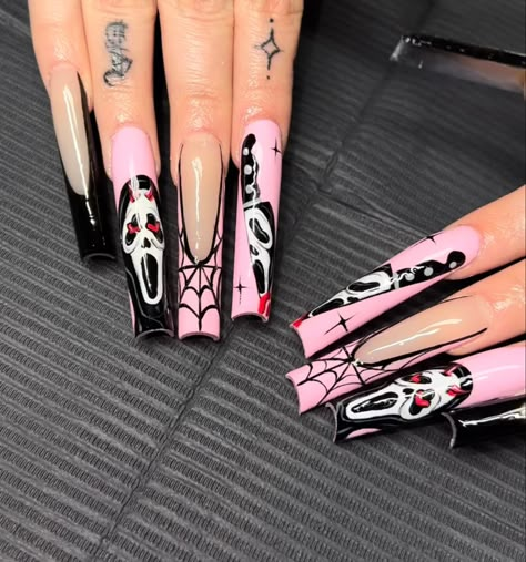 Knife On Nails, Acrylic Nail Designs Bling Rhinestones, Black Pink Halloween Nails, Halloween Nails Xl, Ghostface Nail Designs, Ghostface Nails Pink, Pink Ghostface Nails, Knife Nail Art, Halloween Nail Inspiration