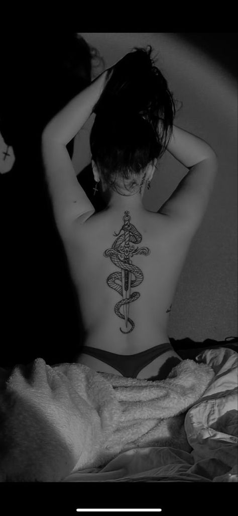 Black And Red Spine Tattoo Women, Spine Tattoos For Women Ying Yang, Snake Up Spine Tattoo, Back Tattoo Women Spine Knife, Feminine Tattooed Women, Horror Spine Tattoos, Spine Tattoos Baddie, Spine Tattoo Linework, Back Women Tattoo Spine