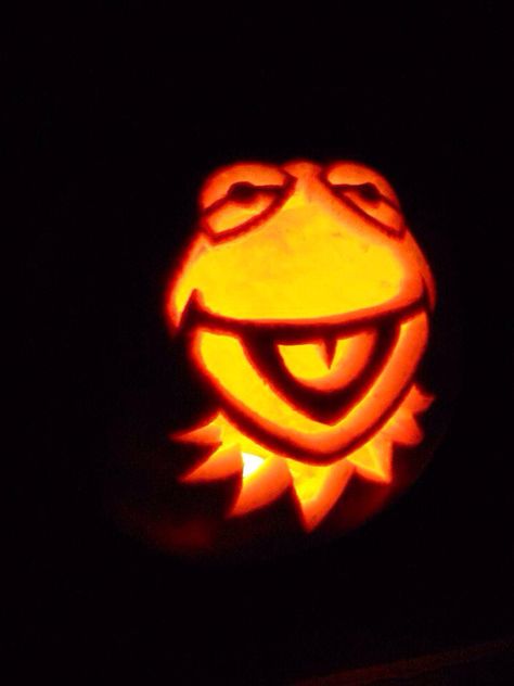 Kermit Pumpkin Carving, Funniest Pumpkin Carving, Pumkin Carving Ideas Funny, Hilarious Pumpkin Carving Ideas, Pumpkin Carving Ideas Shrek, Kermit The Frog Pumpkin, Pumpkin Carving Beetlejuice, Green Pumpkin Carving Ideas, Green Pumpkin Carving